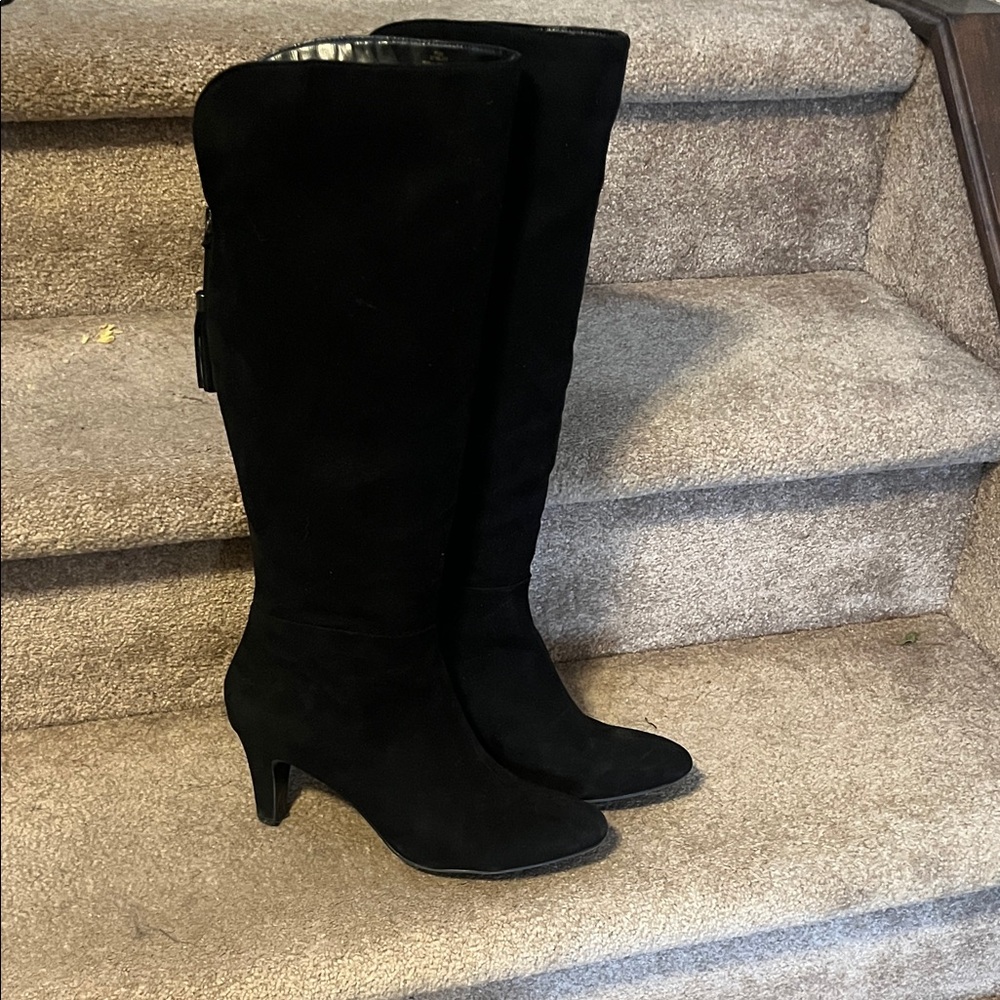 Elegant Black Knee-High Women's Boots
